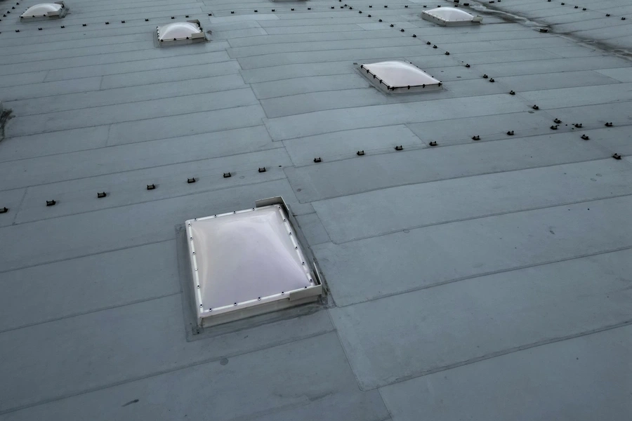 How Flat Roof Replacement Improves Energy Efficiency Oxford, CT